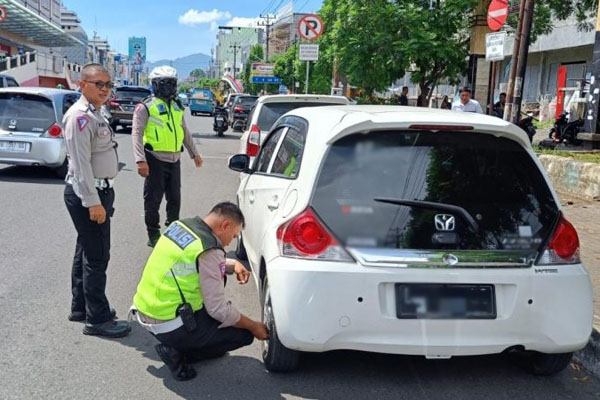 Stop! Parkir Sembarangan Kendaraan di Kota Manado, "Bakal Ditindak Tegas"