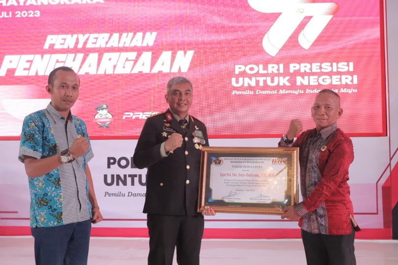 Kapolda, Wakapolda Sulut Sulut dan Delapan Perwira Terima Award PWI Sulut 2023