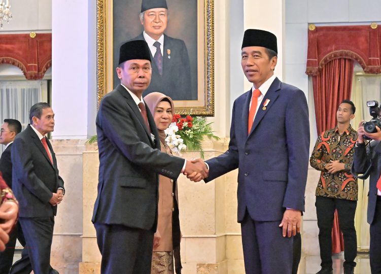 Nawawi Pomolango, Ketua KPK Sementara yang Baru Dilantik Presiden Jokowi Ternyata Lulusan Fakultas Hukum Unsrat Manado