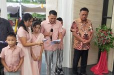 Gubernur Sulut Resmikan Rumah Baru Keluarga Kandoli-Antou