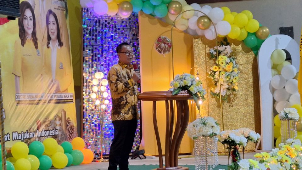 Bendahara DPD II Partai Golkar Tomohon, Gerard Jonas Lapian MAP (GJL) saat menyampaikan ucapan terimakasih atas suksesnya Perayaan Natal Yesus Kristus, Partai Golkar di Kota Tomohon