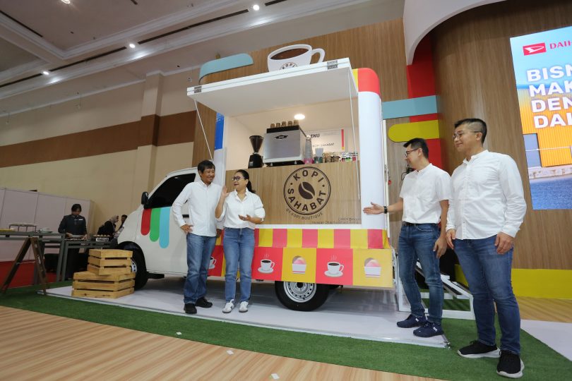 Pembukaan booth Daihatsu di pameran Gaikindo Indonesia International Commercial Vehicle