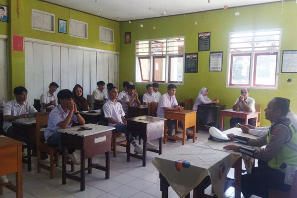 Sosialisasi dan Edukasi Tertib Berlalulintas di SMA Islam Kotamobagu