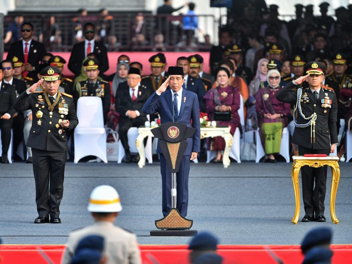 Dalam amanatnya, Presiden Jokowi mengucapkan selamat Hari Bhayangkara ke-78 dan berterima kasih kepada anggota Polri atas dedikasi mereka dalam menjaga stabilitas keamanan dan agenda pembangunan nasional, senin 1 juli 2024 (foto setneg.go.id)