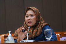 Anggota Timwas Haji DPR RI, Luluk Nur Hamidah, meminta pemerintah untuk mengevaluasi layanan konsumsi jemaah haji selama di Tanah Suci, selasa 2 juli 2024 (foto dpr.go.id)