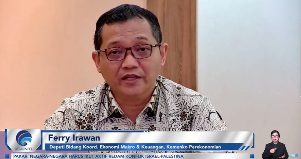 Deputi Bidang Koordinasi Ekonomi Makro dan Keuangan Kementerian Koordinator Bidang Perekonomian, Ferry Irawan, menyatakan bahwa salah satu fokus utama pemerintah adalah memantau kondisi ekonomi Timur Tengah, yang merupakan salah satu sumber energi dunia, selasa 2 juli 2024 (foto kominfo.go.id)