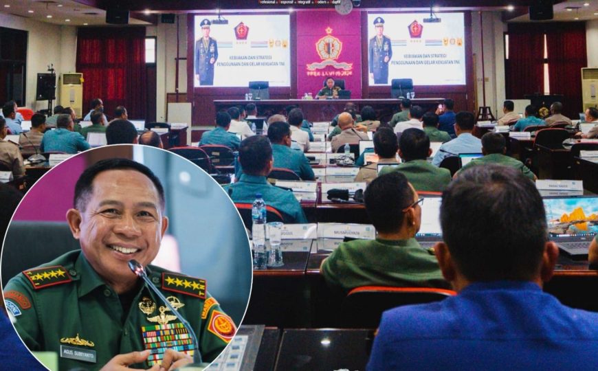 Panglima TNI Jenderal TNI Agus Subiyanto memberikan ceramah kepada para peserta PPRA 66 Lemhannas RI di Ruang NKRI, Gedung Pancagatra, Jl. Medan Merdeka Selatan, Gambir, Jakarta Pusat, Rabu (03/07/2024).  