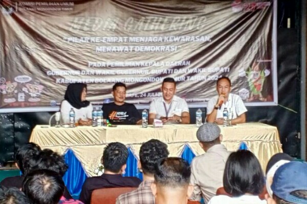 Kegiatan Media Gathering dalam rangka Pilkada serentak 2024 yang digelar oleh KPU Boltim di CEO Resto & Cafe di Desa Paret Kecamatan Tutuyan, (24/7/2024)