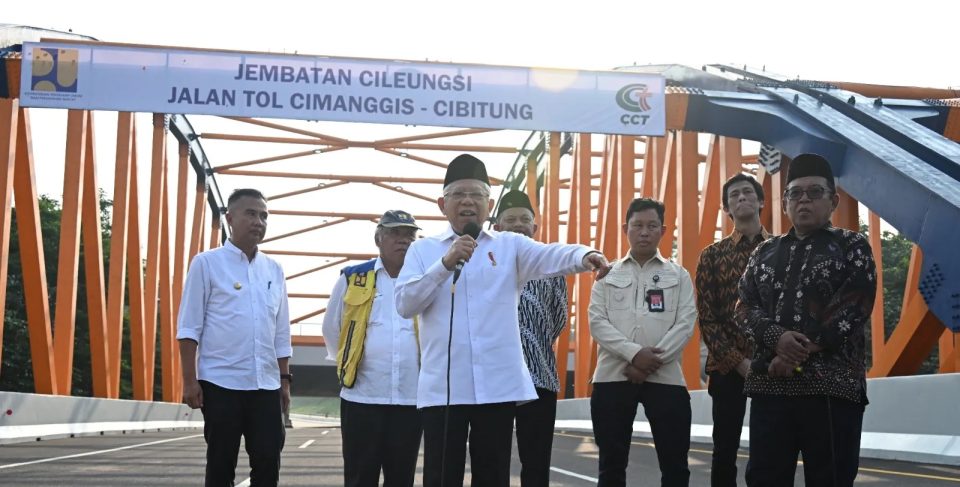 Wakil Presiden (Wapres) K.H. Ma’ruf Amin menyampaikan bahwa kasus judi online akan ditangani oleh satuan tugas (Satgas) usai meresmikan Jalan Tol Cimanggis–Cibitung, Selasa 9/7/2024 (Foto kominfo.go.id)