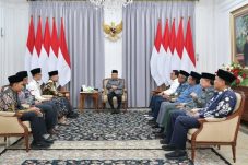 Wapres menekankan pentingnya pengembangan pendidikan di Indonesia Timur, seperti NTT, Papua, dan Maluku dan pertemuan ini juga dihadiri oleh Ketua Pimpinan Pusat Ikatan Pelajar Nahdlatul Wathan (IPNW), selasa 2 juli 2024 (foto kominfo.go.id)