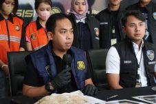 Kasat Reskrim Polres Metro Jakbar AKBP Andri Kurniawan tentang Sindikat penjualan rekening penampung judi online yang diduga WNI di Kamboja (25/7/24)