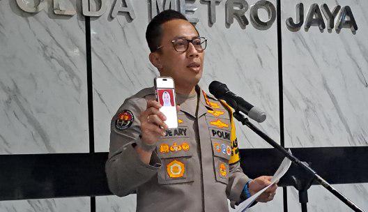 Pernyataan Kabid Humas Polda Metro Jaya, Kombes Pol. Ade Ary Syam Indradi, tentang modus mengiming-imingi hadiah atau giveaway berujung jadi korban Pinjol (25/7/24)