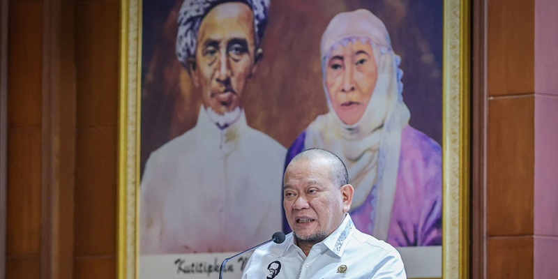 Ketua DPD RI, AA LaNyalla Mahmud Mattalitti ketika memberikan pidato utama dalam Focus Group Discussion di Kantor PW Muhammadiyah Jatim di Surabaya, (15/7/24)