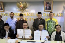 Rapat kerja DPD RI dihadiri Ketua Komite III DPD RI Hasan Basri, Wakil Ketua Komite III DPD RI Muslim M Yatim, Wakil Menteri Kesehatan Dante Saksono Harbuwono, Senator dari NTB TGH Ibnu Halil, Senator dari Bengkulu Eni Khairani, membahas isu-isu kesehatan di Indonesia, Senin (26/8/2024)