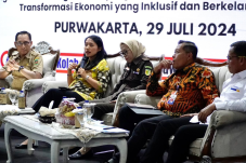Komisi XI DPR RI Puteri Komarudin menyampaikan strategi pemanfaatan dana desa dan potensi desa di Kabupaten Purwakarta (30/7/24)