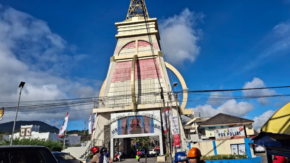 Menara Alfa Omega Tomohon Tak Terawat Menjelang HUT RI ke-79, Ikon Kota Jadi Kurang Menarik