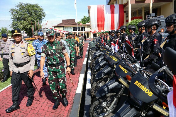 Sulawesi Utara memiliki total 1.957.278 pemilih yang akan berpartisipasi dalam Pilkada tahun 2024, yang kemudian terbagi dalam 4.410 TPS secara keseluruhan. Oleh karena itu, komunikasi, koordinasi, dan kolaborasi yang baik antara berbagai pihak yang terkait dengan pilkada serentak tahun 2024 di Provinsi Sulut sangat diperlukan, Senin (26/8/24)