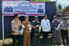 Polres Minahasa Selatan (Minsel) melaksanakan kegiatan pemusnahan barang bukti ribuan liter minuman keras pada Senin siang (26/08/2024)