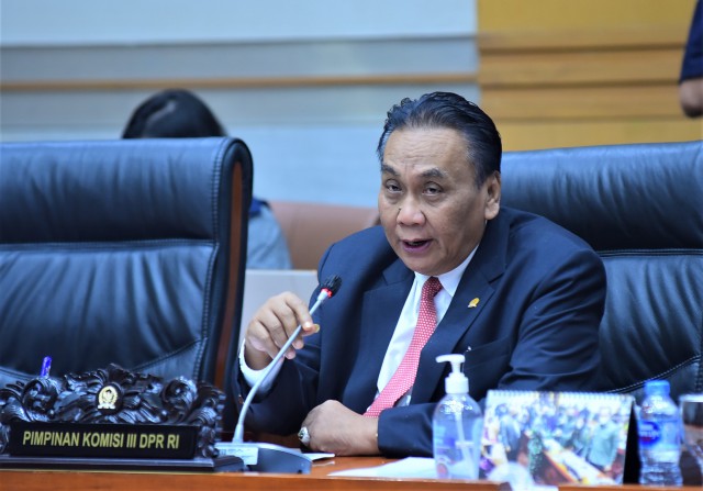 Komisi III DPR RI memutuskan untuk tidak menyetujui seluruh calon Hakim Agung dan Hakim Ad Hoc HAM yang diajukan oleh Komisi Yudisial (KY) untuk Mahkamah Agung tahun 2024. Dalam rapat internal yang digelar pada Rabu, (28/8/2024)