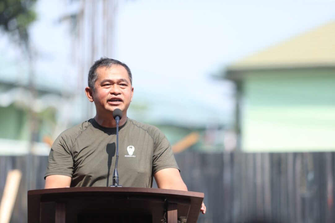 Kepala Staf Angkatan Darat (Kasad) Jenderal TNI Maruli Simanjuntak, M.Sc., saat melakukan Launching Pembangunan Penggantian Aset TNI AD dari Kementerian Pekerjaan Umum dan Perumahan Rakyat (PUPR) yang terdiri dari 22 paket pekerjaan rehabilitasi dan pembangunan di wilayah Kodam Jaya, Jakarta, Kamis (15/8/2024)