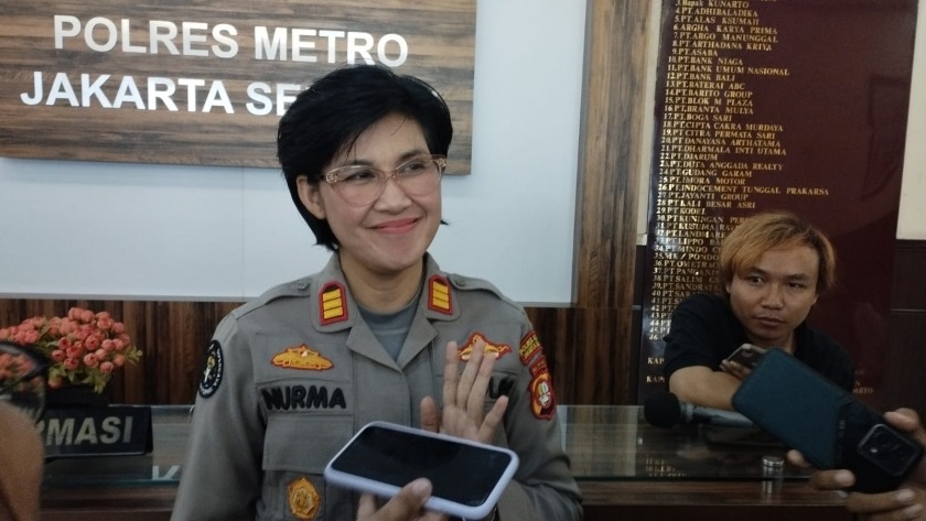 Kasi Humas Polres Jakarta Selatan AKP Nurma Dewi saat di wawancarai. (6/8/24)