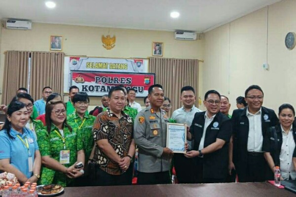 Kapolres Kotamobagu, AKBP Irwanto, bersama Unit Perlindungan Perempuan dan Anak (PPA) Polres Kotamobagu