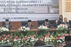 Karier Mono Turang Melejit, Didaulat Jadi Ketua Sementara DPRD Tomohon