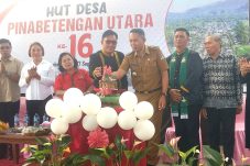 Youla Lariwa Mantik dan Denni Rudi Kalangi Hadiri HUT ke-16 Desa Pinabetengan Utara