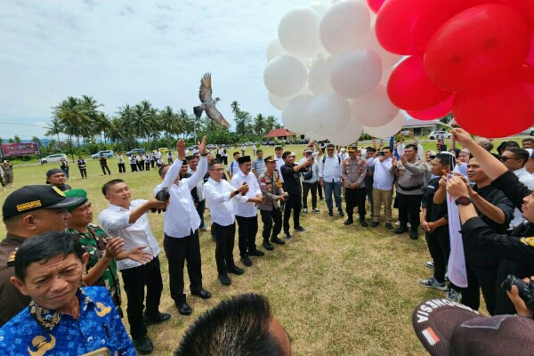 Deklarasi Damai Pemilihan Kepala Daerah tahun 2024 di lapangan upacara Polres Boltim, pada Senin (23/9/2024)