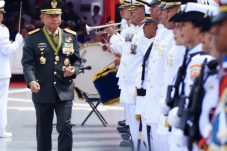 Panglima TNI Pimpin HUT Ke-79 TNI AL, Menegaskan Komitmen Keamanan Maritim Indonesia