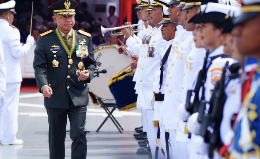 Panglima TNI Pimpin HUT Ke-79 TNI AL, Menegaskan Komitmen Keamanan Maritim Indonesia