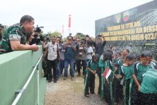 Kepala Staf Angkatan Darat (Kasad) Jenderal TNI Maruli Simanjuntak, M.Sc., meresmikan 50 titik sumber air bersih di wilayah Toba, Tapanuli Utara, Jumat (20/9/2024).