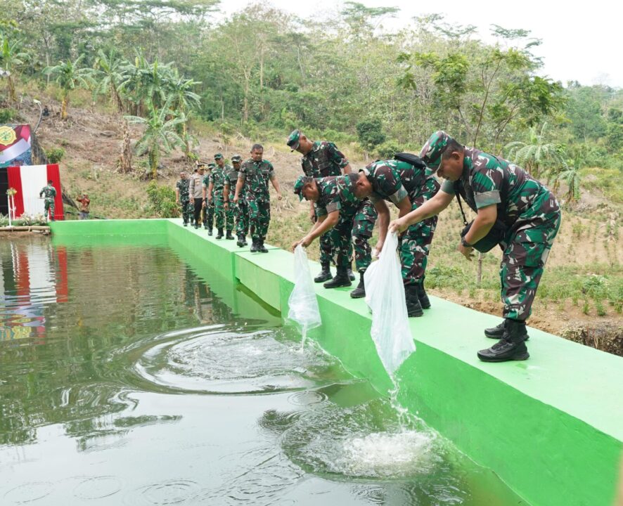 Peresmian Parit Irigasi Ketahanan Pangan di Desa Mekarsakti, Kecamatan Ciemas, Kabupaten Sukabumi, pada Senin (23/9/2024)