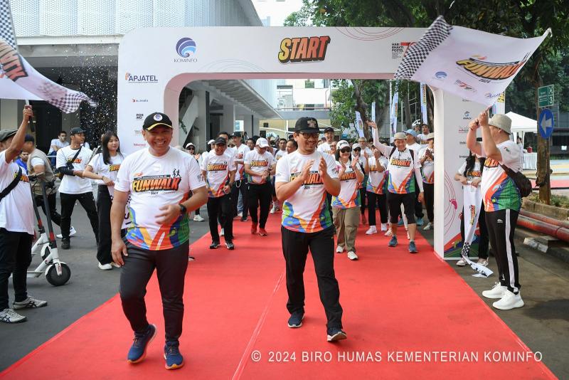 Pembukaan Fun Walk 2024 di Lapangan Anantakupa Kementerian Kominfo, Jakarta Pusat, pada Minggu (01/09/2024)