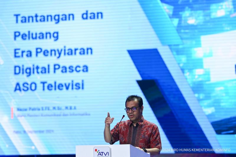 Wamenkominfo Nezar Patria memberikan Kuliah Umum Tantangan dan Peluang Komunikasi di Era Digital, di Studio 5 Indosiar, Daan Mogot, Jakarta Barat, Rabu (18/9/2024)