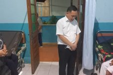 Penatua Michael Mait: Calon Wakil Walikota Tomohon yang Setia Mengunjungi dan Mendoakan Orang Sakit