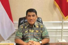 Strategi “Halma” dan “Bubur Panas” Rahasia Yulius Selvanus Komaling untuk Unggul di Pilgub Sulut 2024