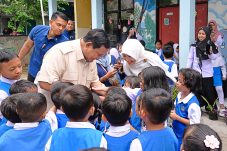 Presiden Prabowo Tinjau Langsung Program Makan Bergizi Gratis di Jakarta Timur