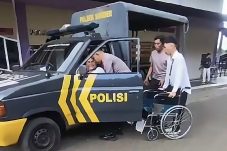 Polisi Jadi Penyelamat! Lansia di Sonder Bisa Berobat Berkat Mobil Patroli Polsek