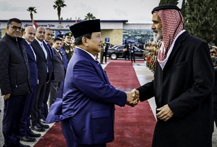 Foto : Pangeran Ghazi bin Muhammad melepas keberangkatan Presiden Prabowo Subianto ke Tanah Air, Bandar Udara Militer Marka, Amman, Senin, 14 April 2025.