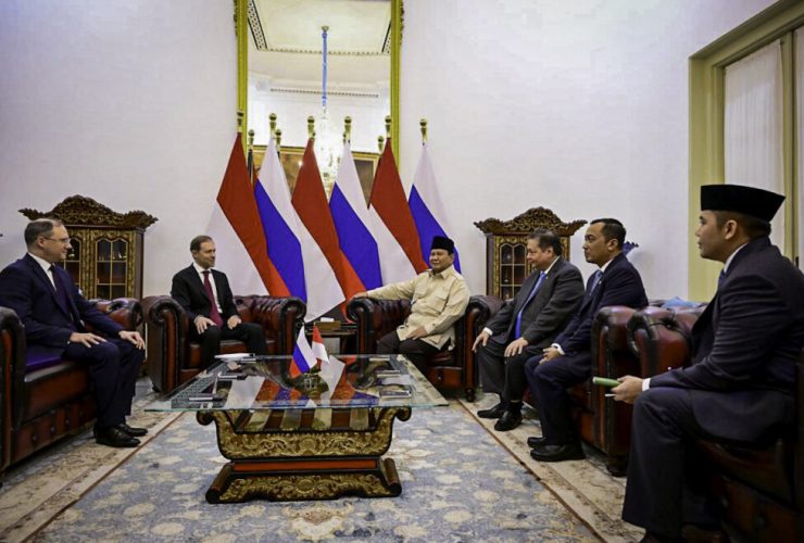Foto : Presiden Republik Indonesia Prabowo Subianto menerima kunjungan kehormatan Wakil Perdana Menteri Pertama Federasi Rusia Denis V. Manturov, sekaligus Ketua Bersama dari Pihak Rusia pada Komisi Gabungan Rusia-Indonesia untuk Kerja Sama Ekonomi, Perdagangan, dan Teknis di Istana Merdeka
