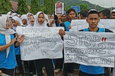 “PECAH” AKSI DEMO SISWA SMK N 1 LUBUKLINGGAU TERKAIT ADANYA OKNUM GURU CABUL