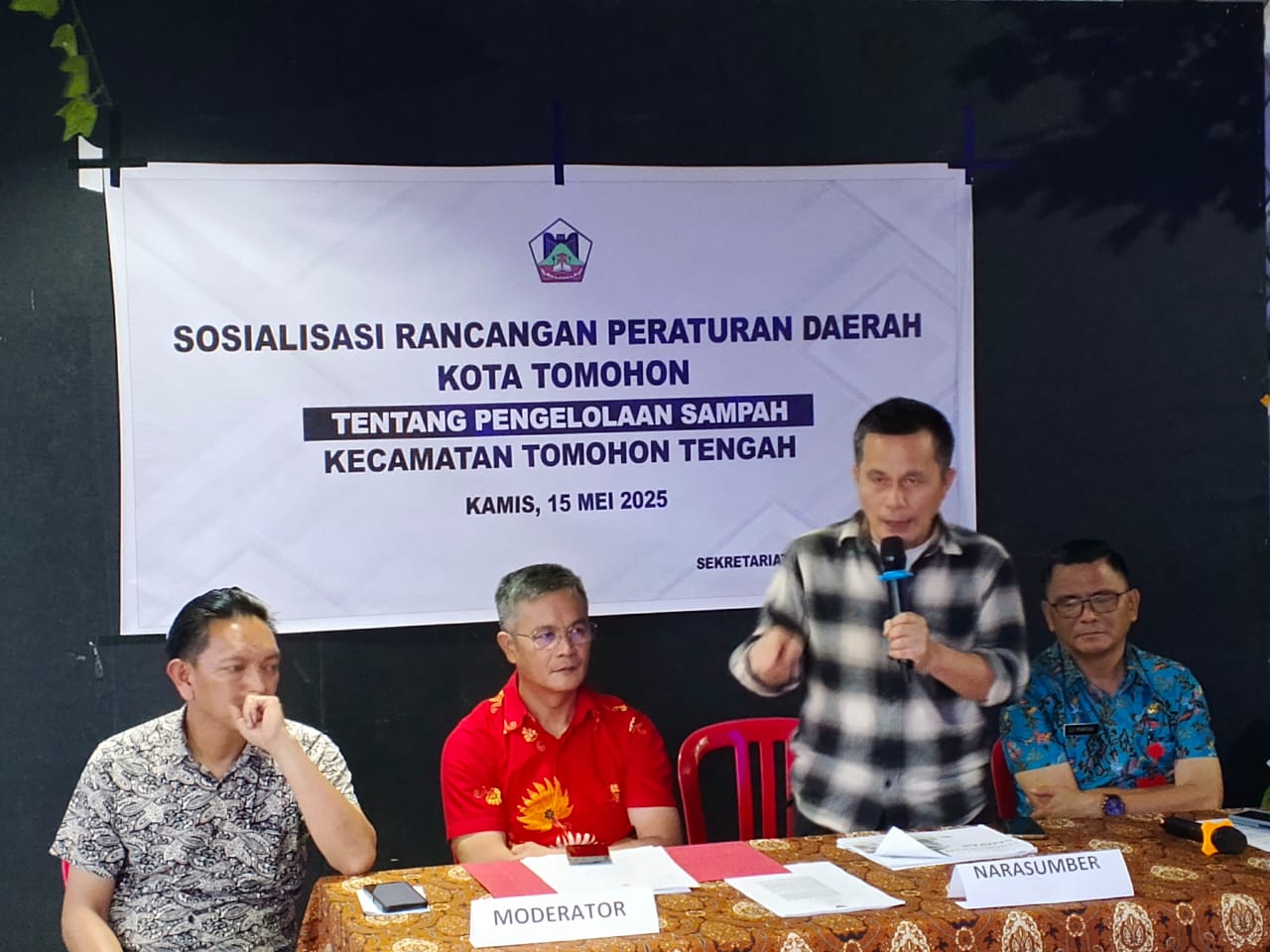 Anggota DPRD Harryanto Lasut Dorong Ranperda Pengelolaan Sampah: Edukasi Warga Demi Tomohon Bersih dan Sehat