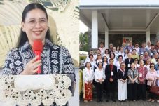 “Kumawangkoan Pulang Kampung 2025” Dibuka Wabup Vanda di Taman SHS