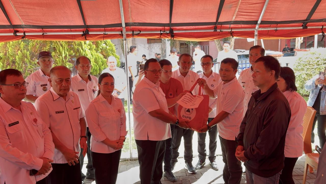 637 KK Terdampak Banjir, Pemkab Minahasa Salurkan Bantuan dan Gaungkan Gerakan Sadar Sampah