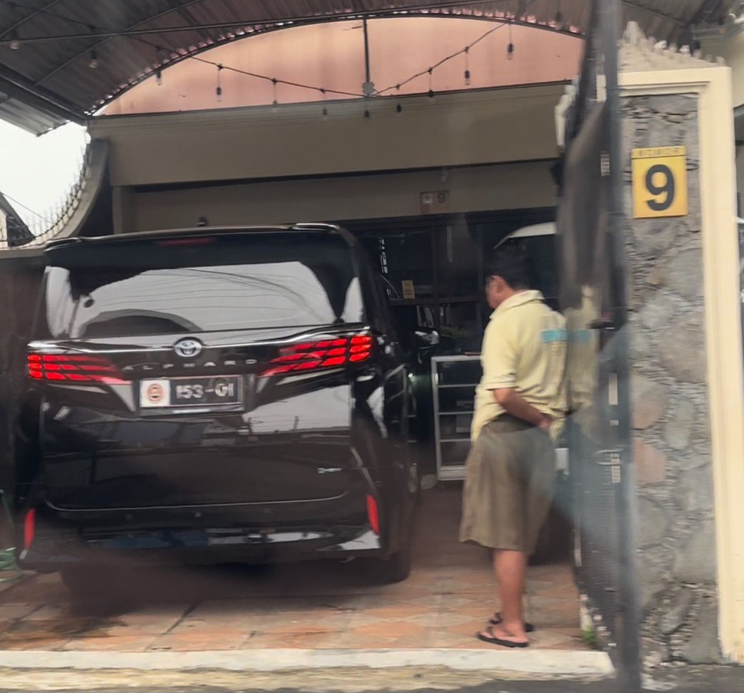 Oknum Pengacara Terseret Dugaan Penggelapan Mobil Mewah, Diduga Pakai Pelat DPR RI Palsu