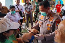 Polres Talaud Gelar Gerakan Pangan Murah dan Vaksinasi Rabies di Perbatasan Nanusa