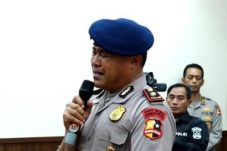 Kompol Cosmas Menangis Usai Dipecat Tak Hormat Kasus Rantis Brimob Lindas Ojol, Netizen Pasang Badan