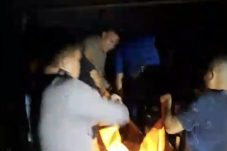 Ambulans Tak Datang, Mobil Patroli Polsek Sonder Jadi Penyelamat Evakuasi Pekerja Tewas di Pohon