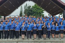 HUT Korpri ke-54, Pemkab Minahasa Gelar Apel Terpadu dan Serahkan Penghargaan serta Ambulans Baru